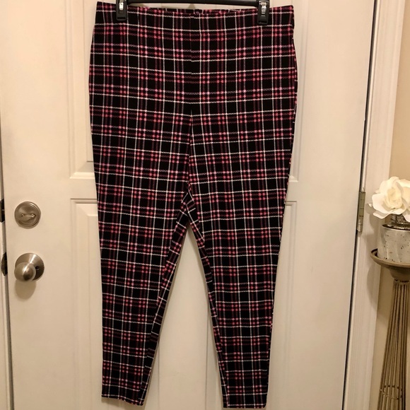 CATO Plaid Black and Pink LEGGINGS NWT 18/20 WOMEN PLUS SIZE - Picture 1 of 7